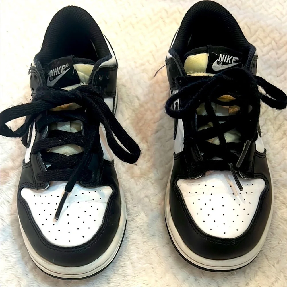 Nike Dunk Low Panda Kids Size 2Y Black White Youth Sneakers Athletic Shoes